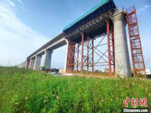 大湾区重点项目建设者：中秋坚守只为回家团圆路更便捷